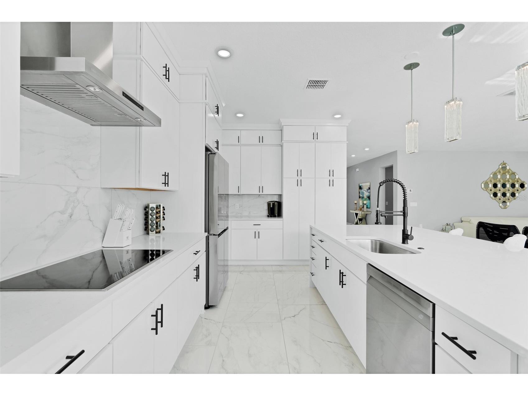 1805 S Fern Creek Avenue Orlando FL 32806 O6390576 image11