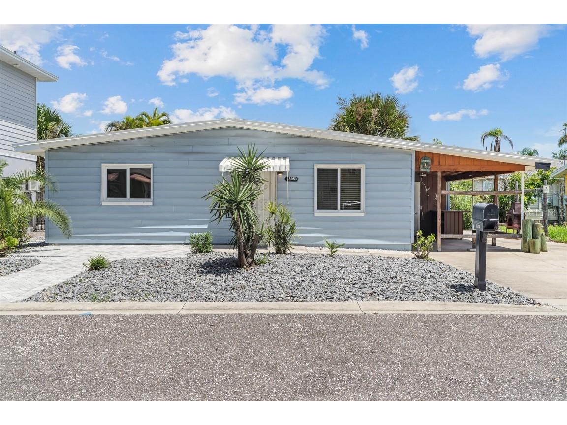 18053 2nd Street E Redington Shores FL 33708 U8254981 image1