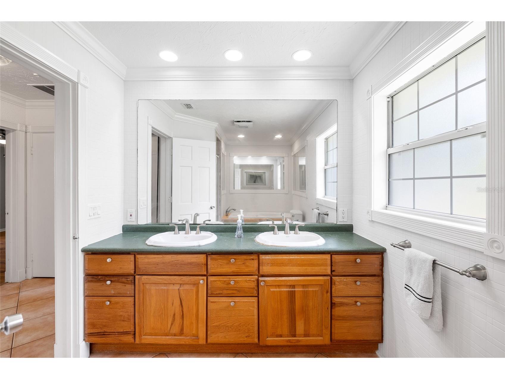 1806 Beverly Circle N Clearwater FL 33764 TB8470082 image41