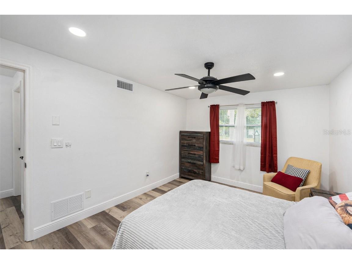 1806 N Keene Road Clearwater FL 33755 TB8433650 image18