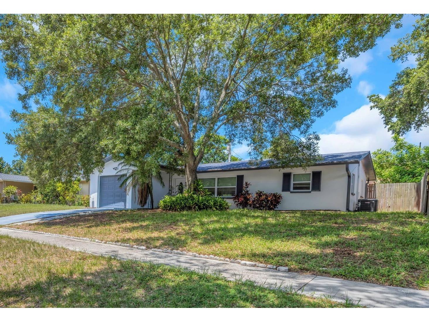 1806 Vancouver Drive Clearwater FL 33756 TB8519780 image1