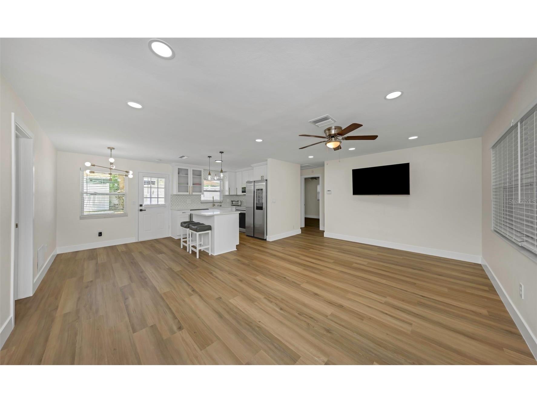 1806 Vancouver Drive Clearwater FL 33756 TB8519780 image3