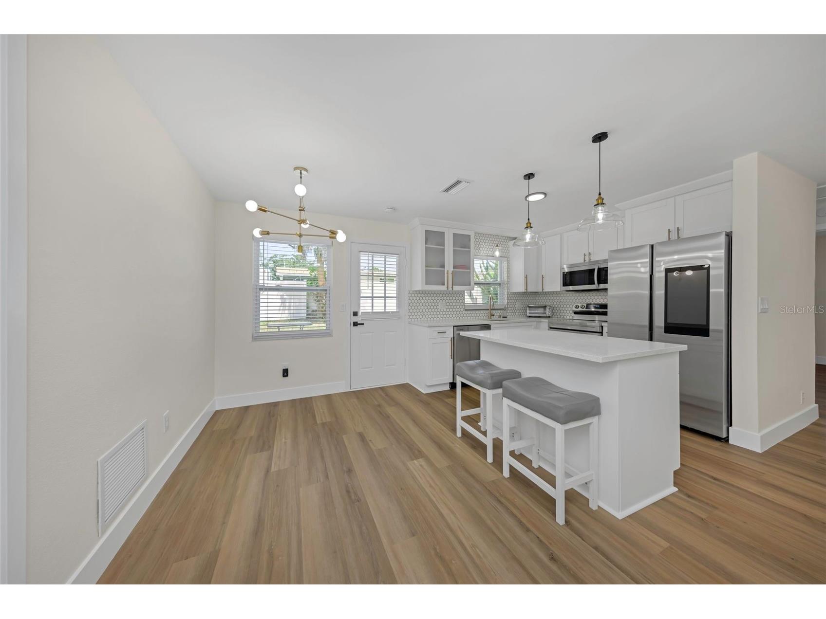 1806 Vancouver Drive Clearwater FL 33756 TB8519780 image6