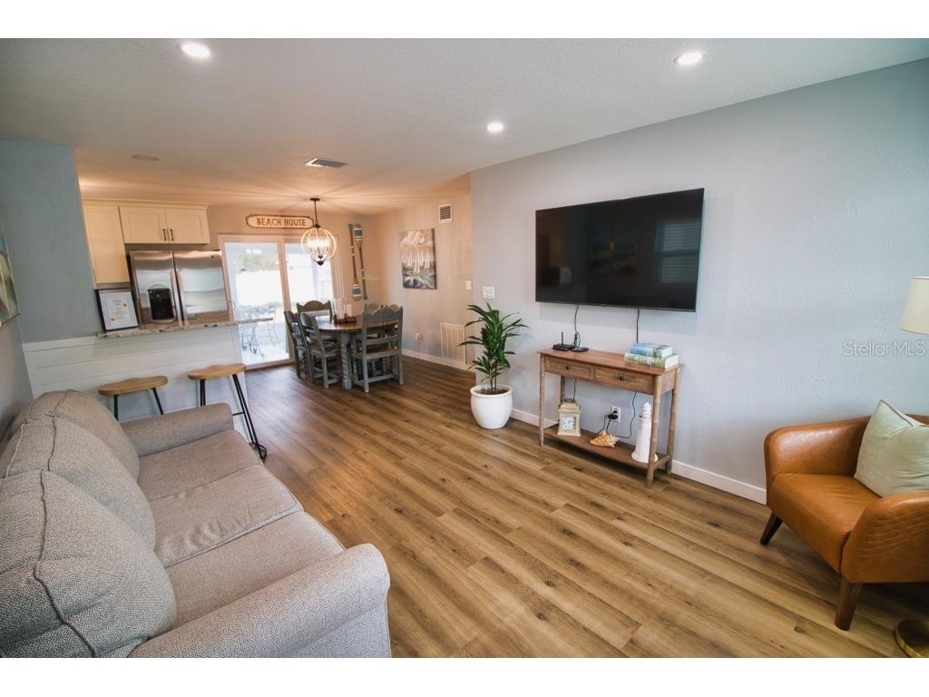 1807 Golfview Boulevard South Daytona FL 32119 V4947934 image2