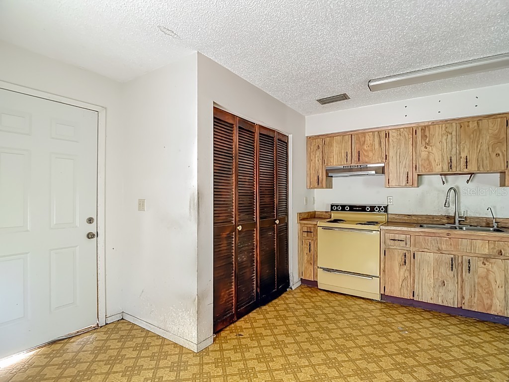 1807 N Barnes Street Plant City FL 33563 O6361952 image13