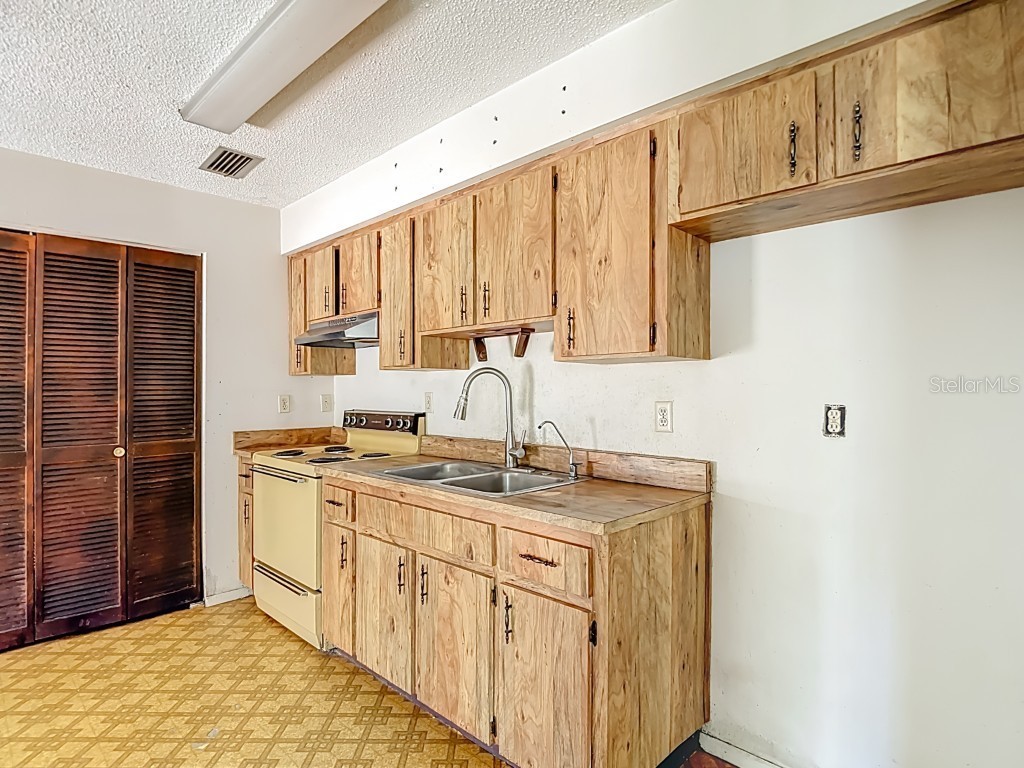 1807 N Barnes Street Plant City FL 33563 O6361952 image9