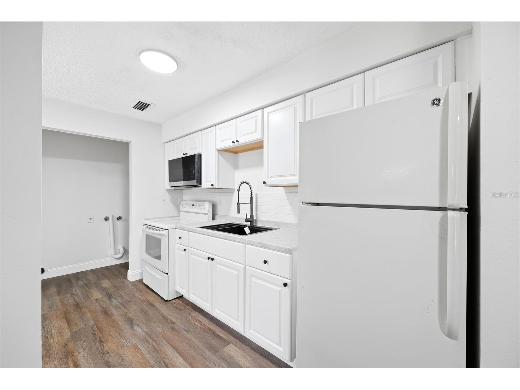 1807 N Barnes Street Plant City FL 33563 TB8514111 image7