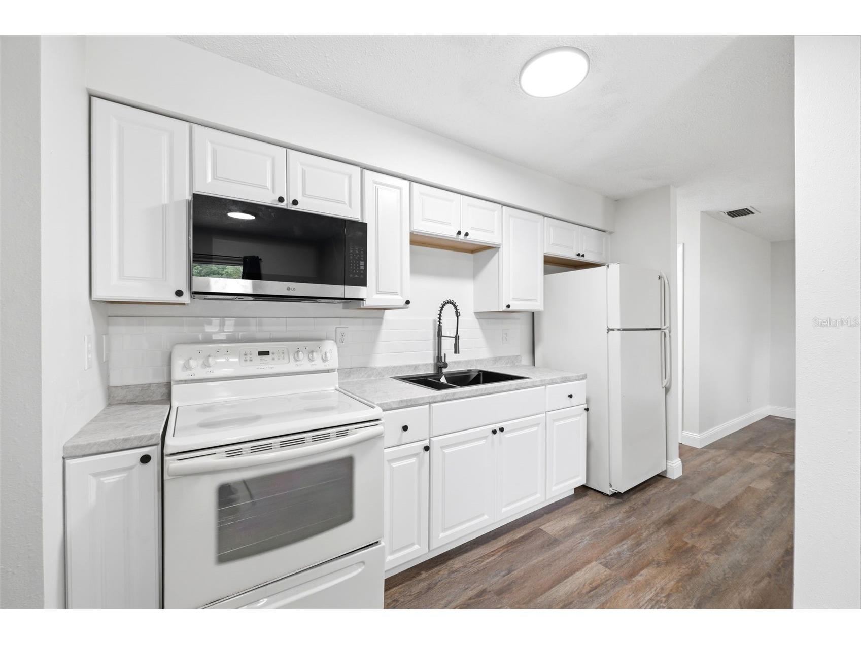 1807 N Barnes Street Plant City FL 33563 TB8514111 image8