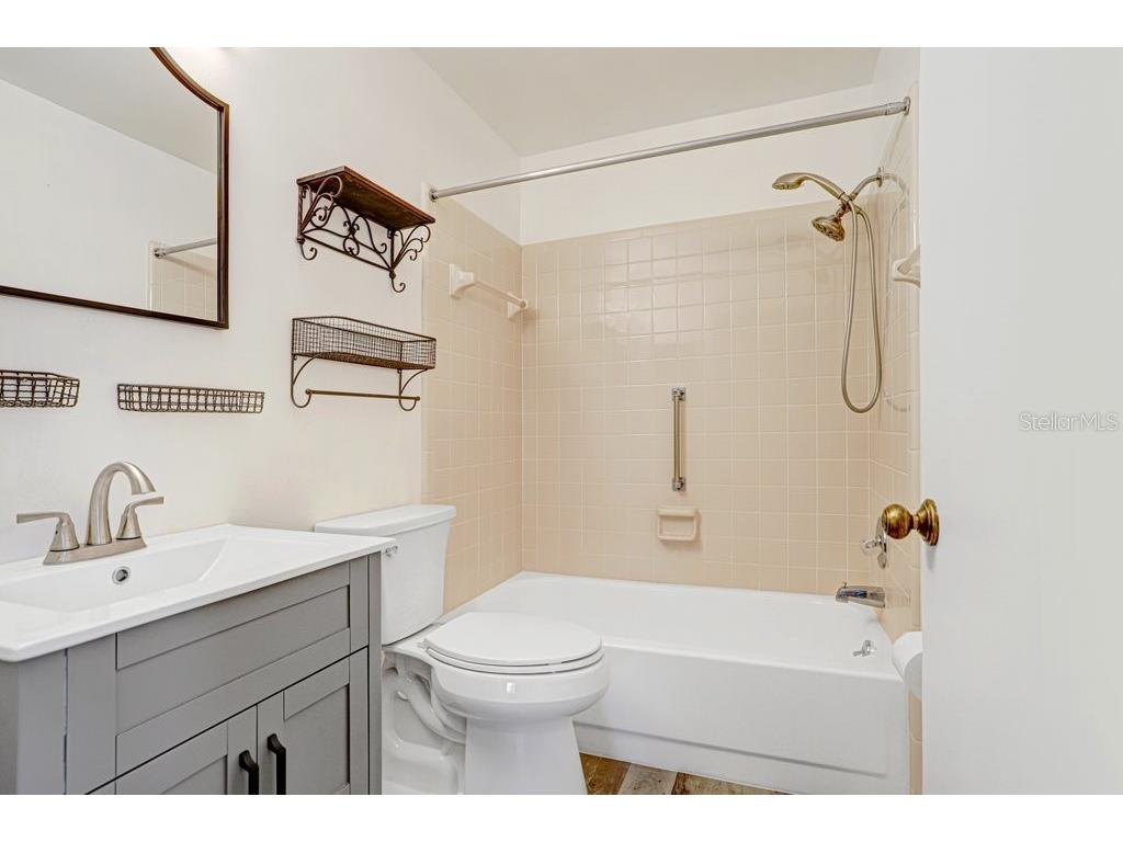 1807 New Bedford Drive Sun City Center FL 33573 A4688801 image14