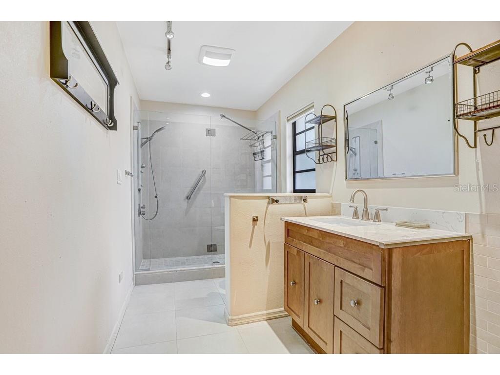 1807 New Bedford Drive Sun City Center FL 33573 A4688801 image15