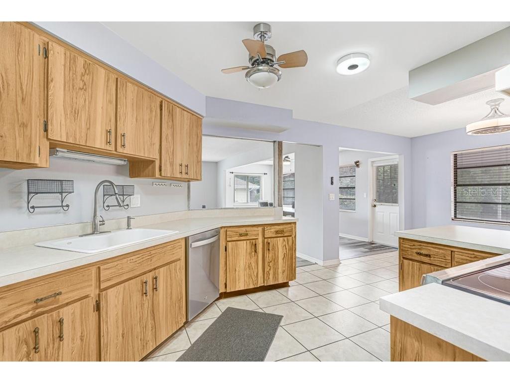 1807 New Bedford Drive Sun City Center FL 33573 A4688801 image19