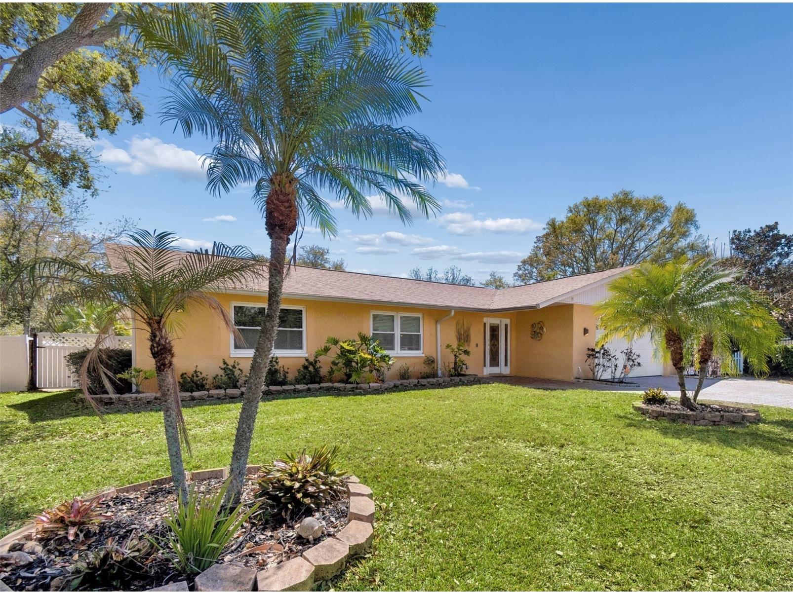 1807 Oak Forest Drive S Clearwater FL 33759 TB8483930 image1