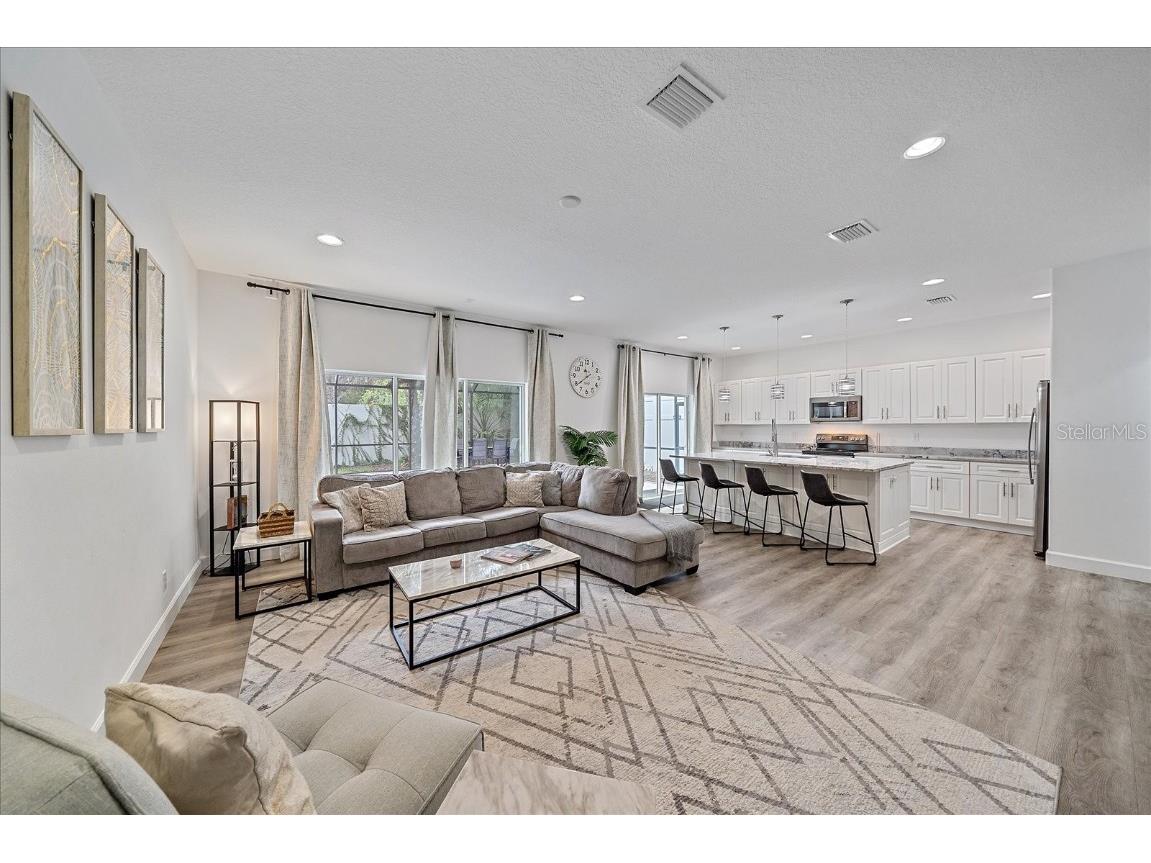 1807 Robinhood Street Sarasota FL 34231 A4616968 image1