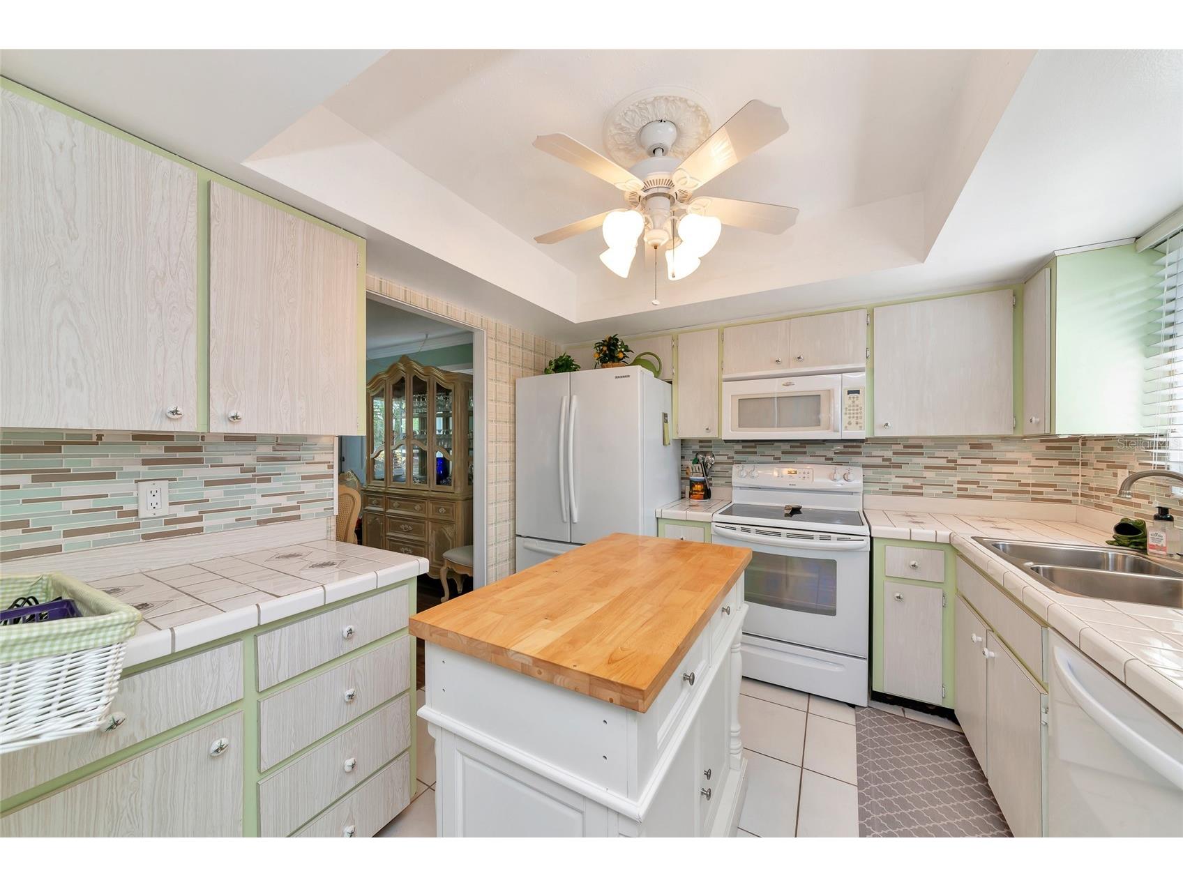 1807 University Place #151 Sarasota FL 34235 A4686953 image21
