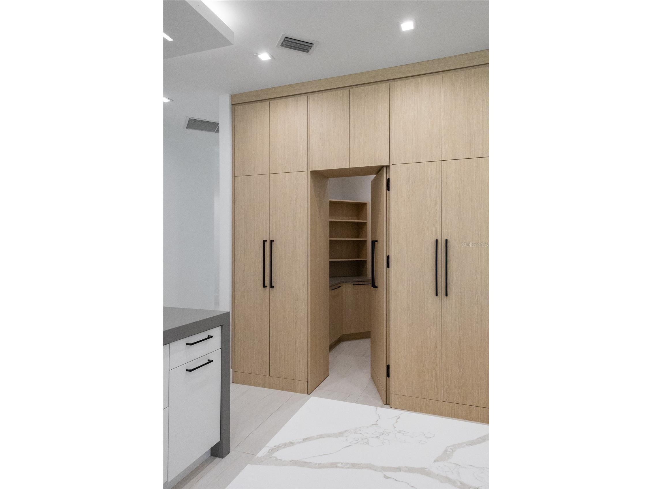 1808 Flower Drive Sarasota FL 34239 A4669396 image12