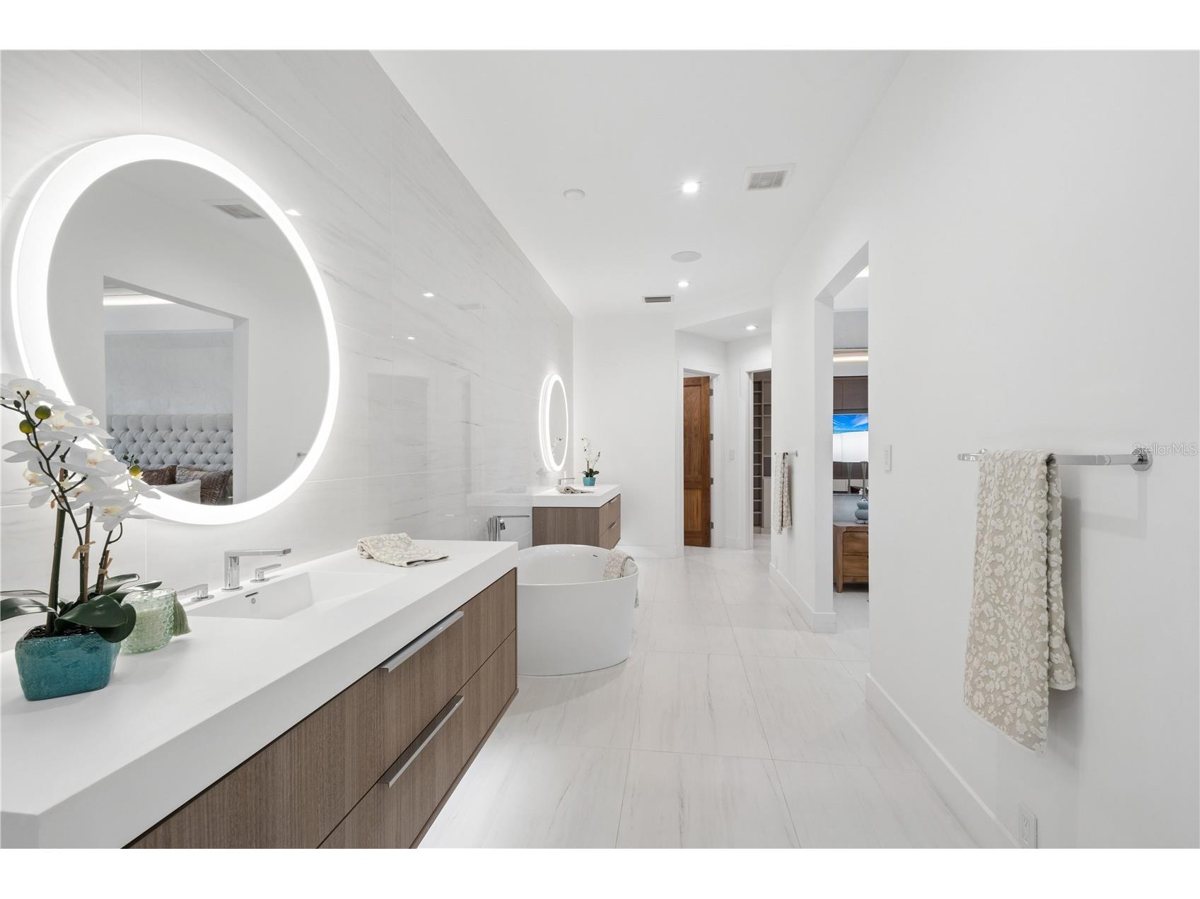 1808 Flower Drive Sarasota FL 34239 A4669396 image28