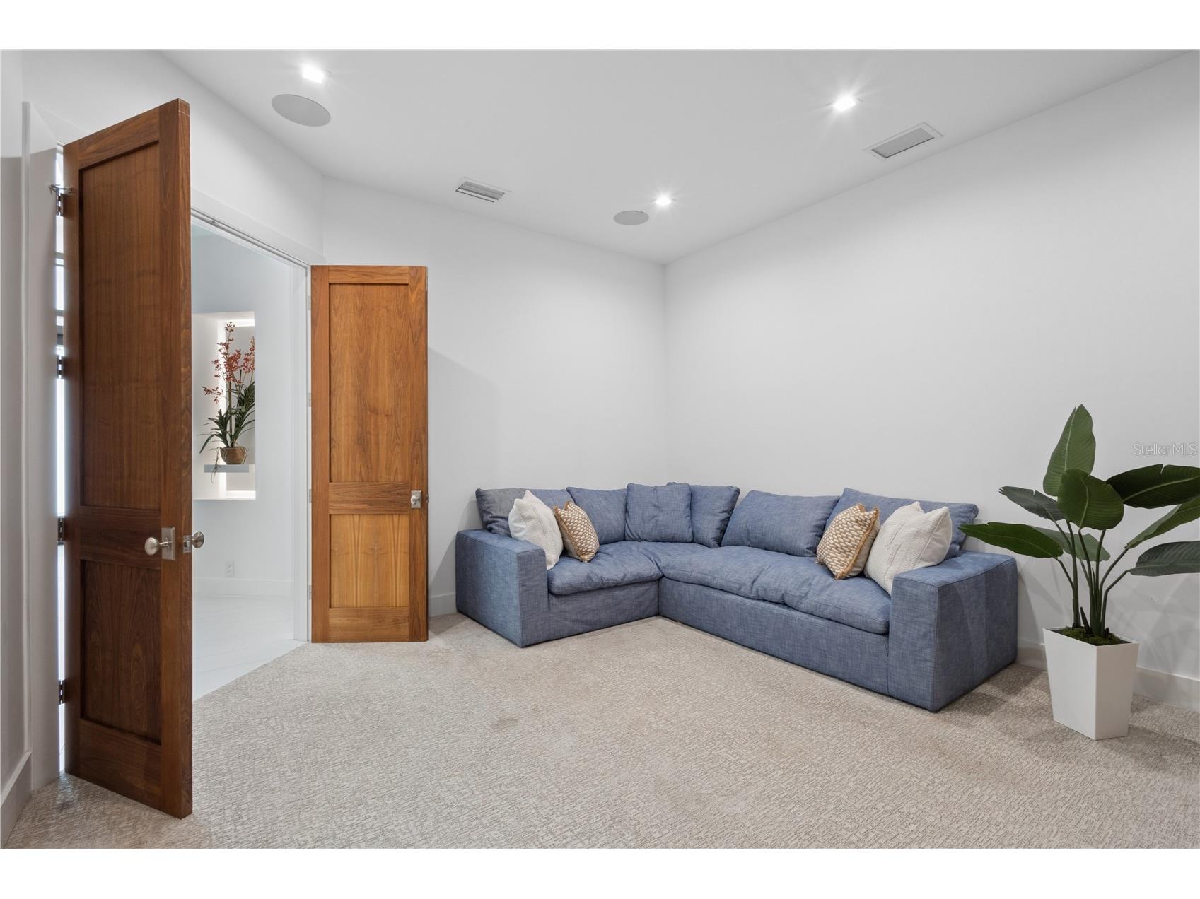 1808 Flower Drive Sarasota FL 34239 A4669396 image40