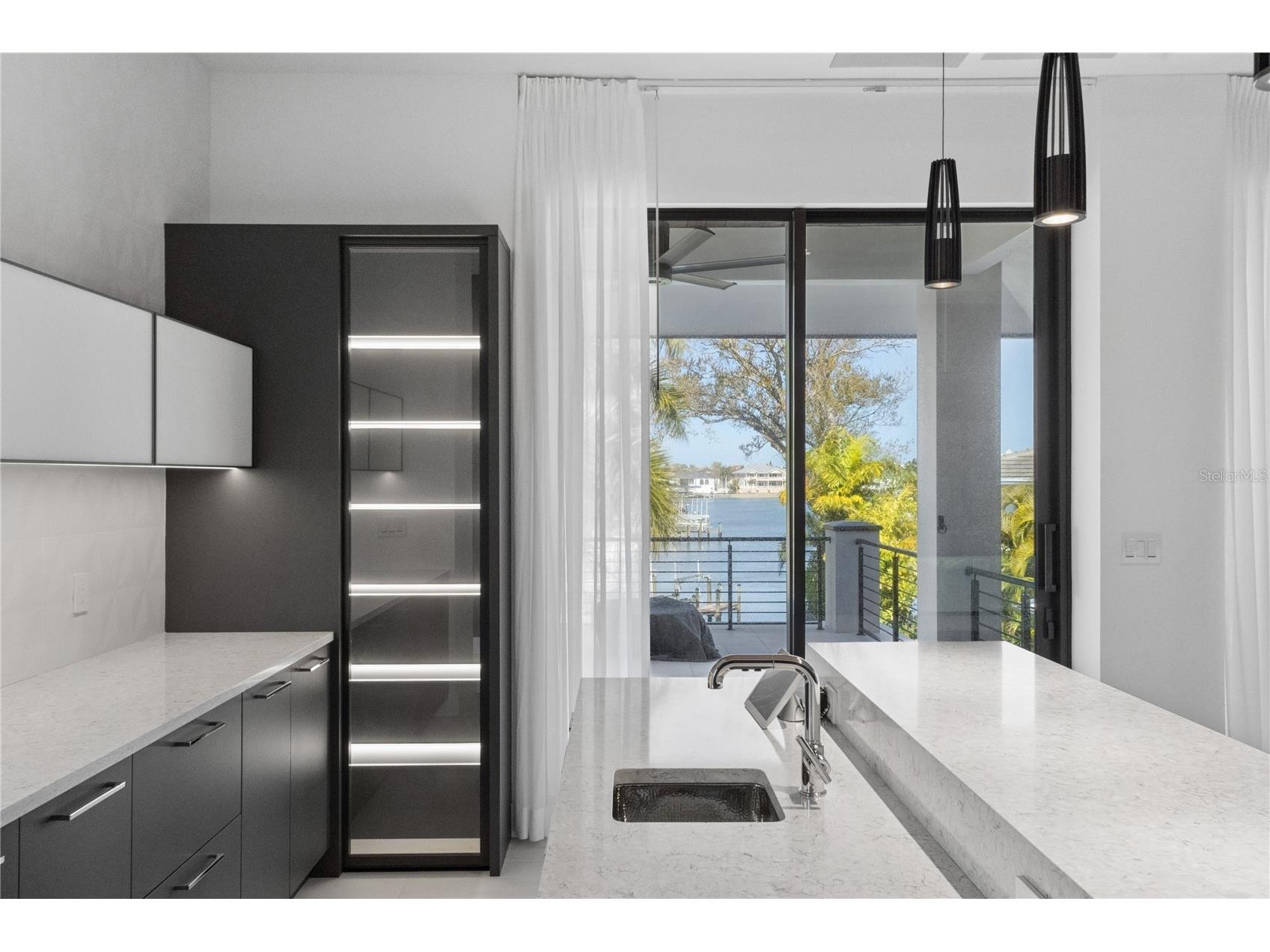 1808 Flower Drive Sarasota FL 34239 A4669396 image47