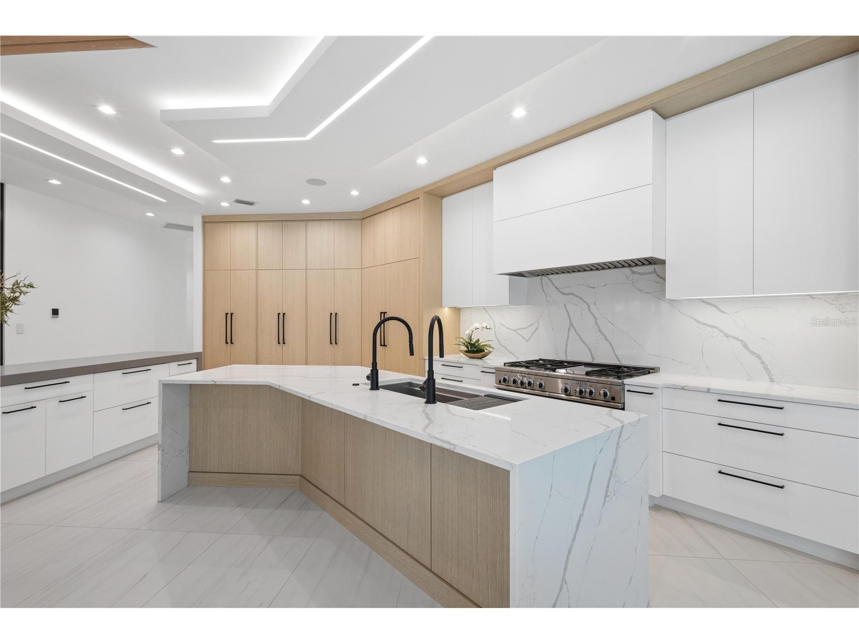 1808 Flower Drive Sarasota FL 34239 A4669396 image5