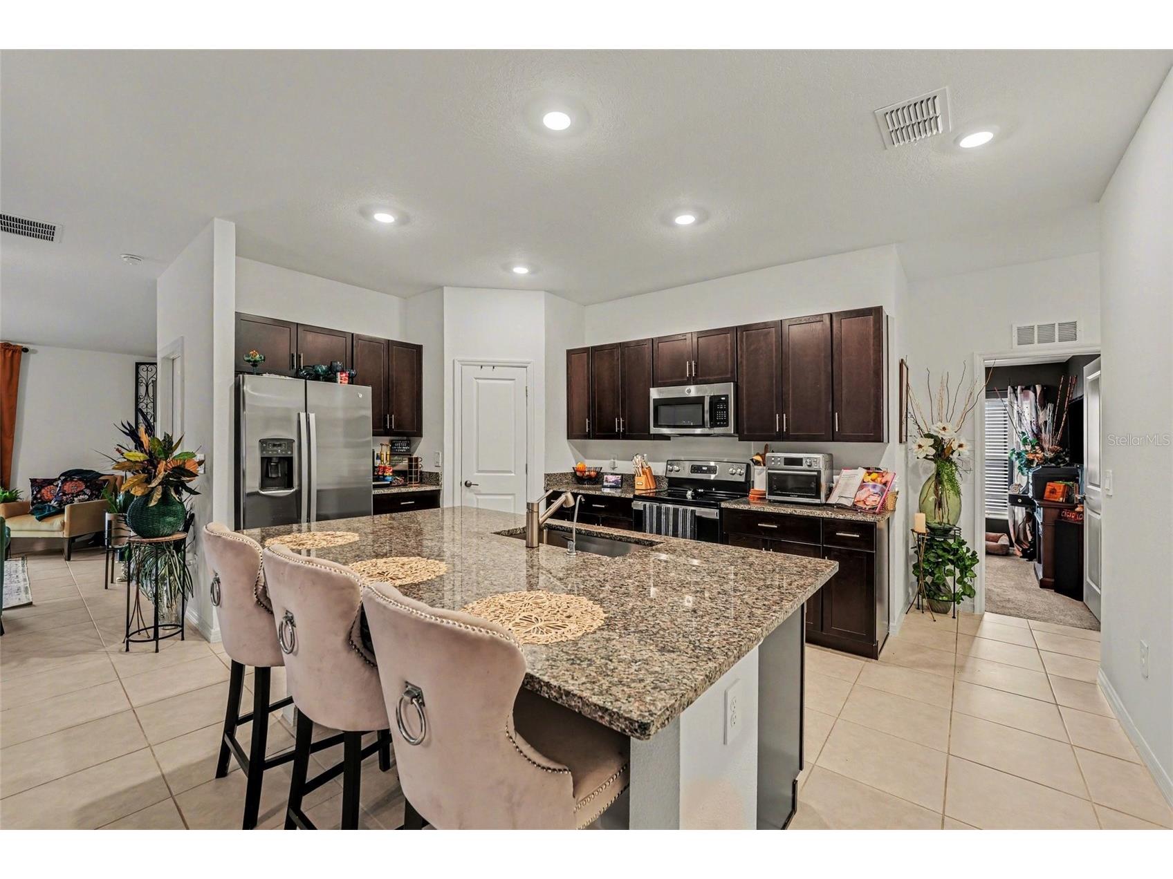 1808 Red Loop Lakeland FL 33801 TB8476102 image4