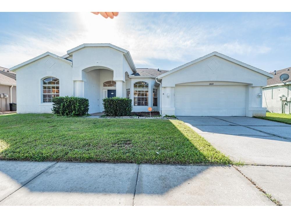 1809 Tangledvine Drive Zephyrhills FL 33543 W7839355 image1