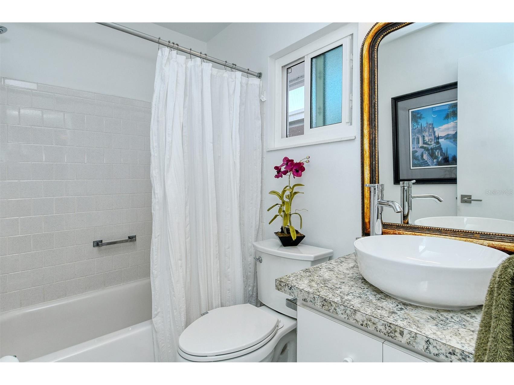 1809 Vera Place #8 Sarasota FL 34235 A4681451 image25