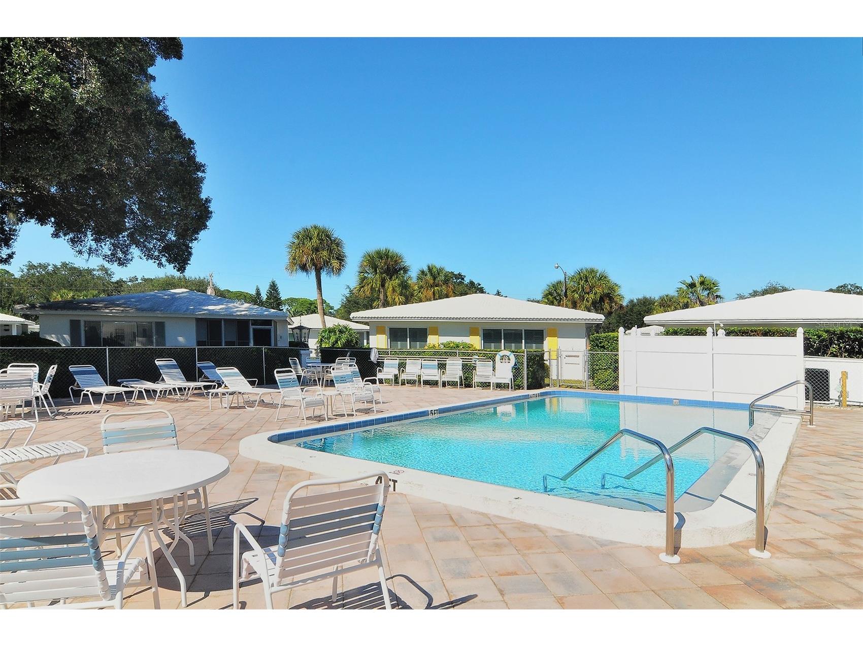 1809 Vera Place #8 Sarasota FL 34235 A4681451 image38