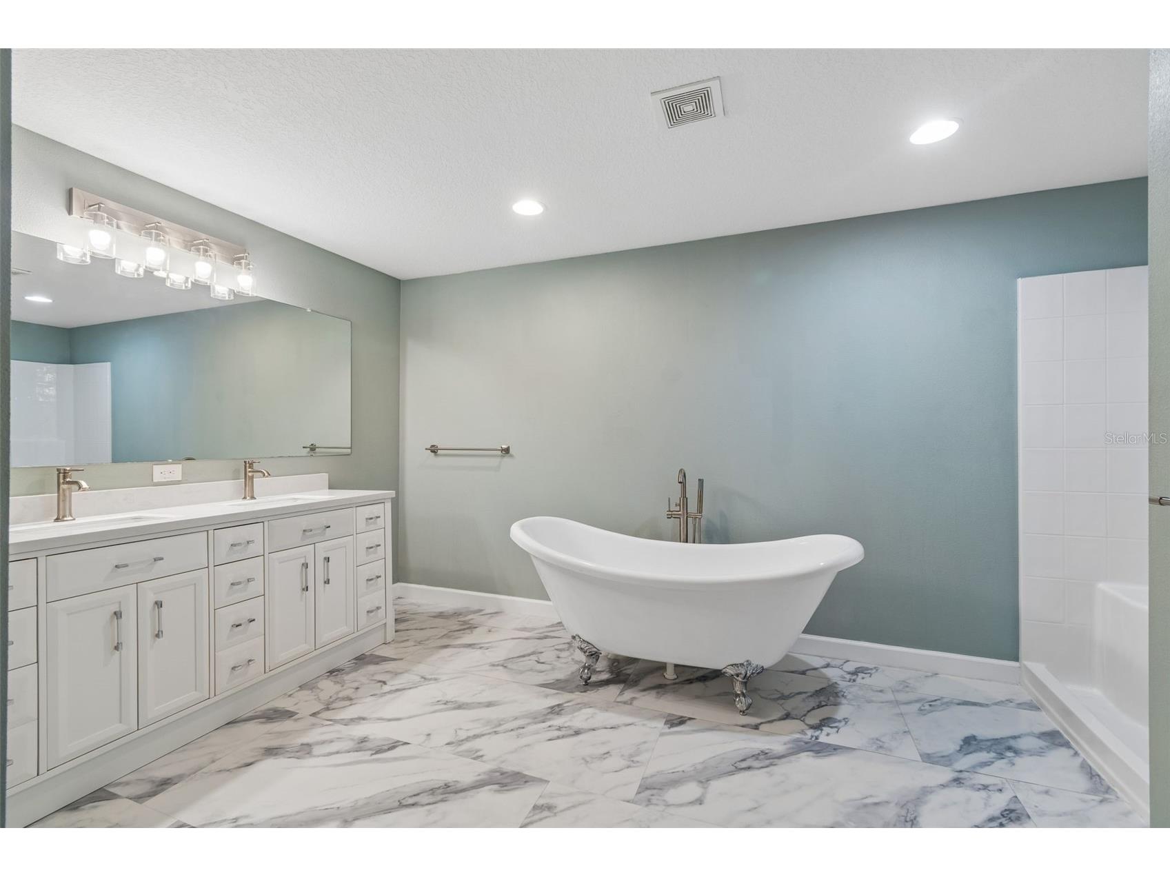 18098 Macek Rd Weeki Wachee FL 34614 TB8487385 image25