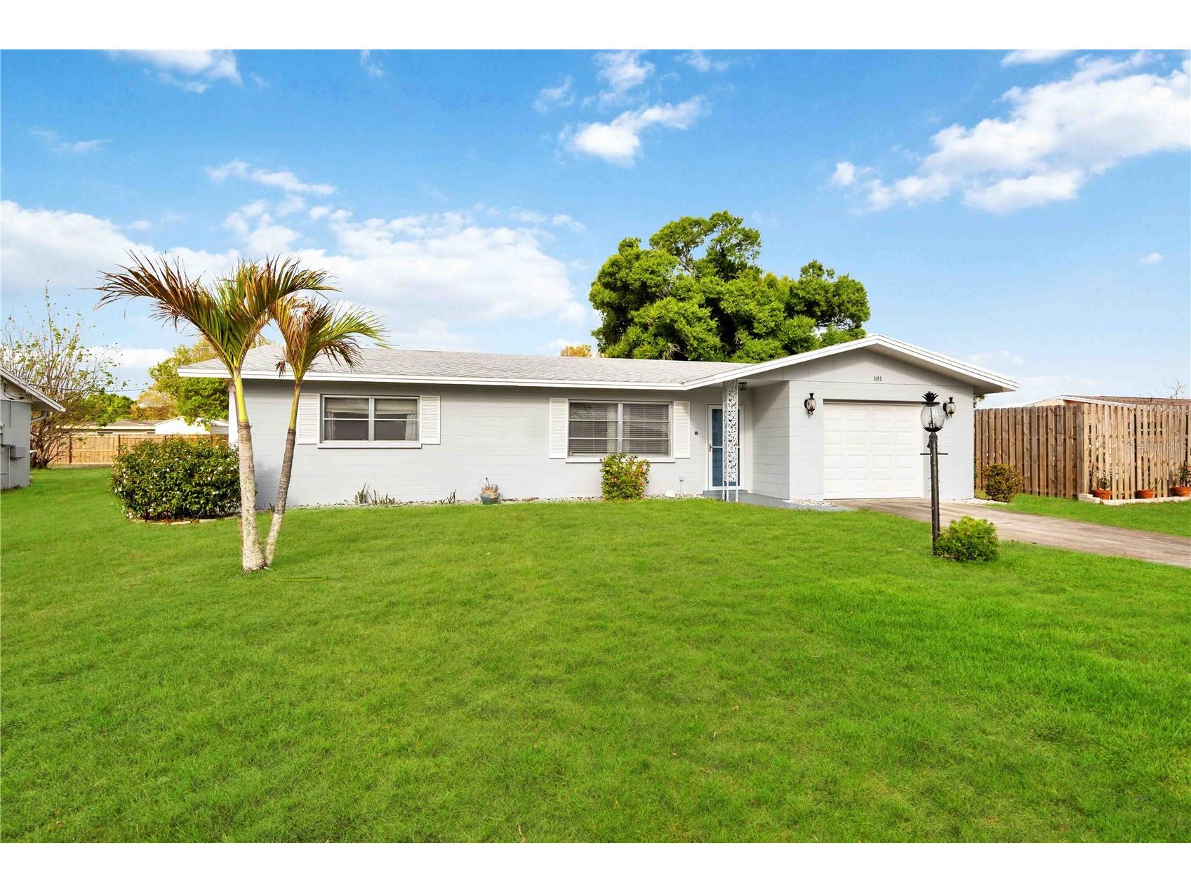 181 Sandhurst Drive Venice FL 34293 A4685257 image1