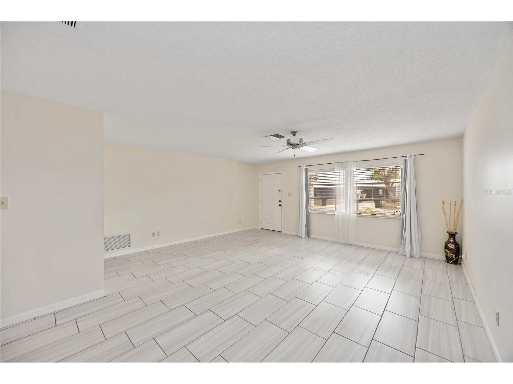181 Sandhurst Drive Venice FL 34293 A4685257 image4