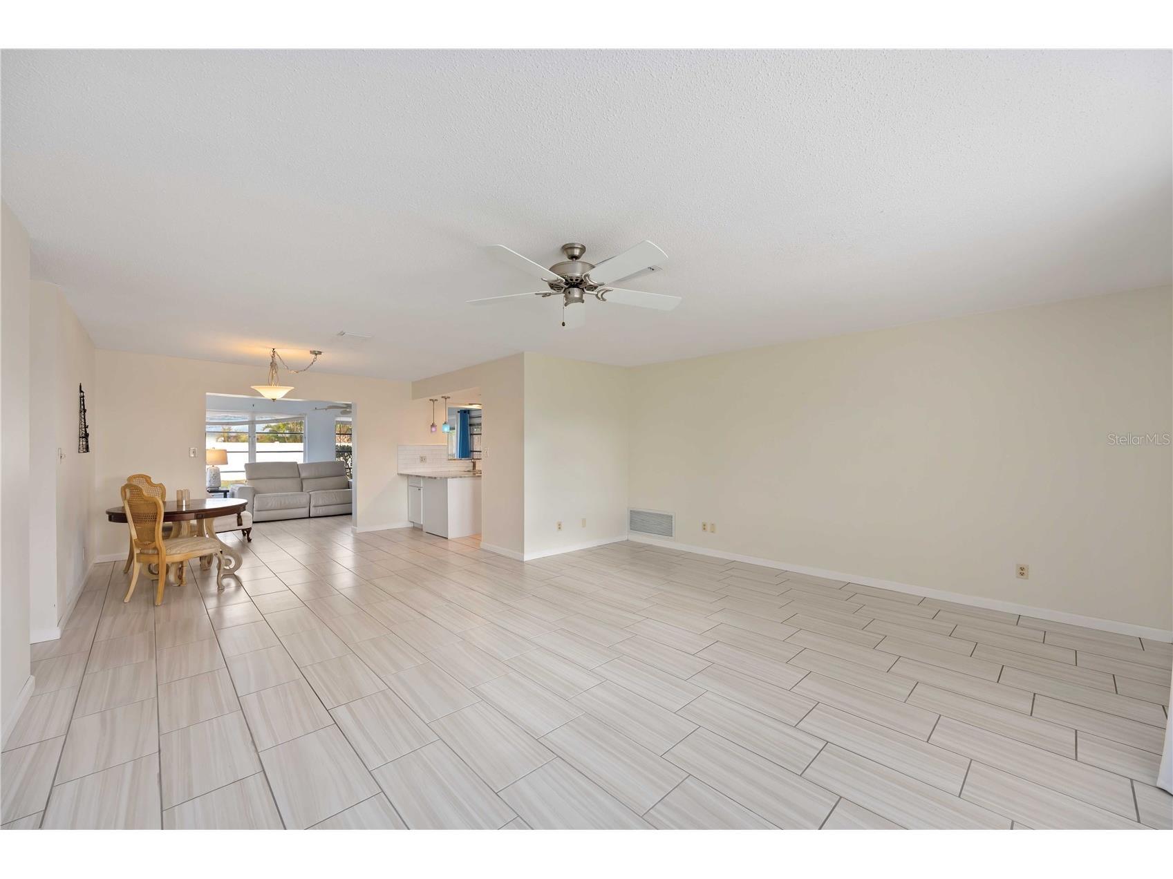 181 Sandhurst Drive Venice FL 34293 A4685257 image7