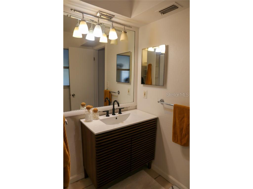 1810 Copper Kettle Lane Dunedin FL 34698 TB8452235 image16