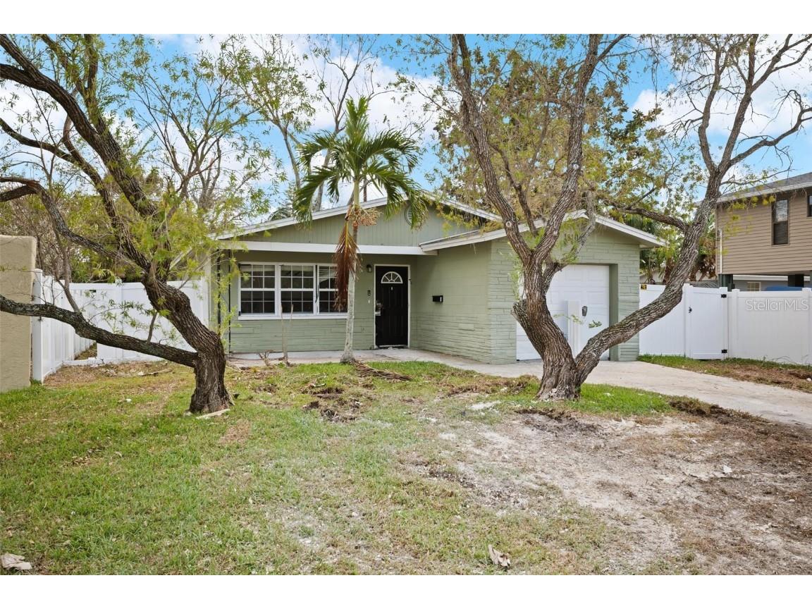 1810 Michigan Avenue NE Saint Petersburg FL 33703 TB8313116 image1
