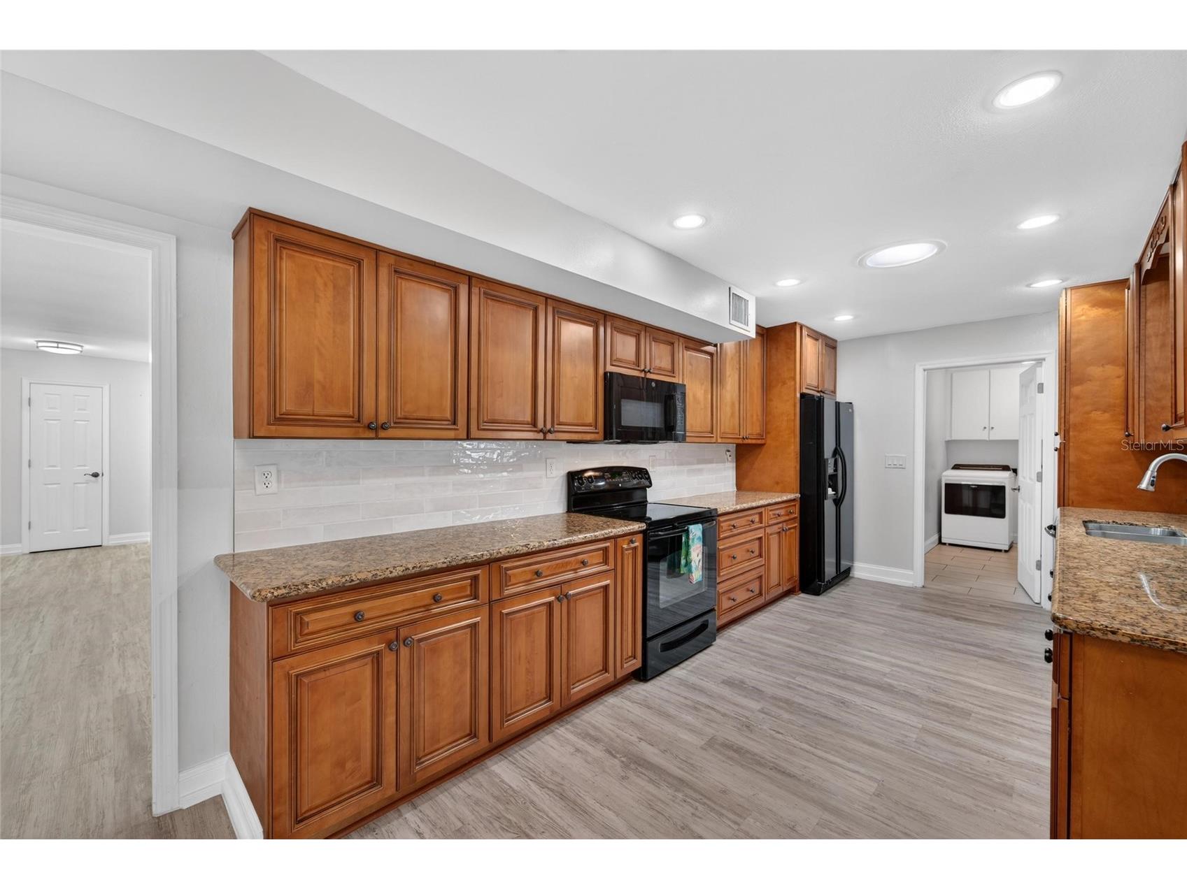 1810 Milford Circle Sun City Center FL 33573 - Middle lake TB8495089 image11