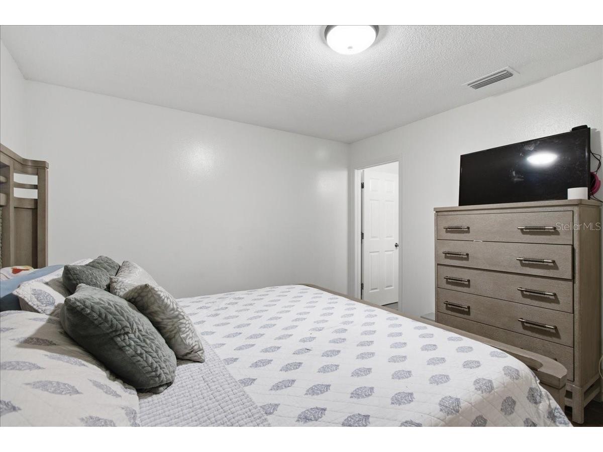 18101 Paradise Point Drive Tampa FL 33647 TB8480652 image23