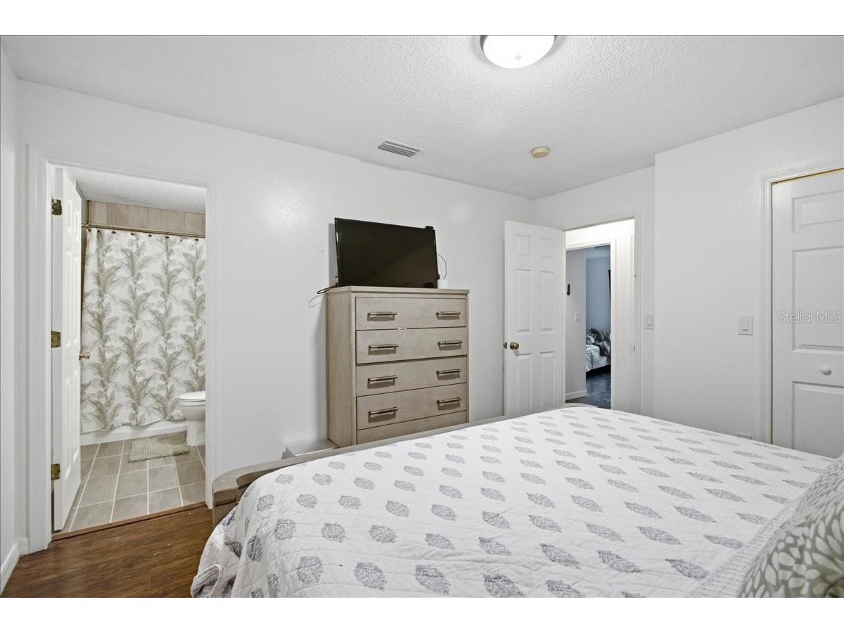 18101 Paradise Point Drive Tampa FL 33647 TB8480652 image24