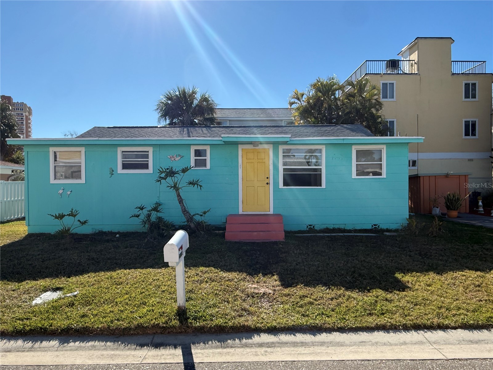 18104 2nd Street E Redington Shores FL 33708 TB8469232 image1
