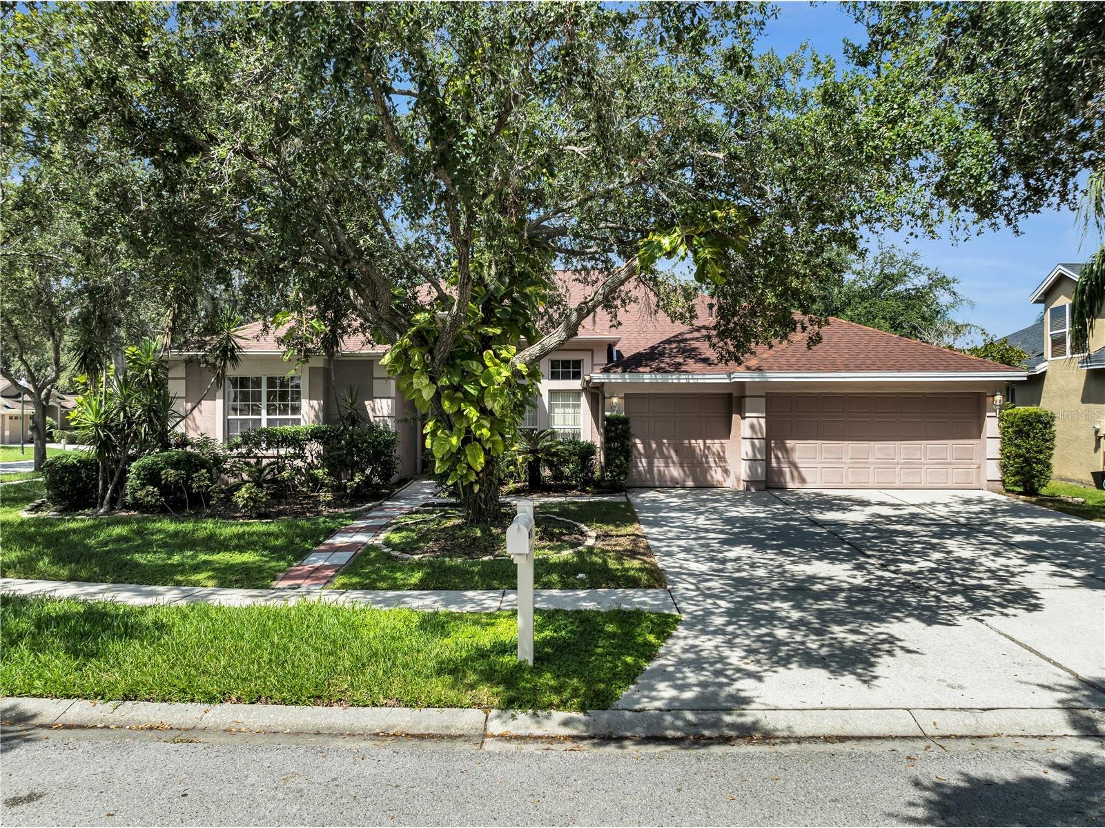 18108 Sugar Brooke Drive Tampa FL 33647 TB8412253 image2