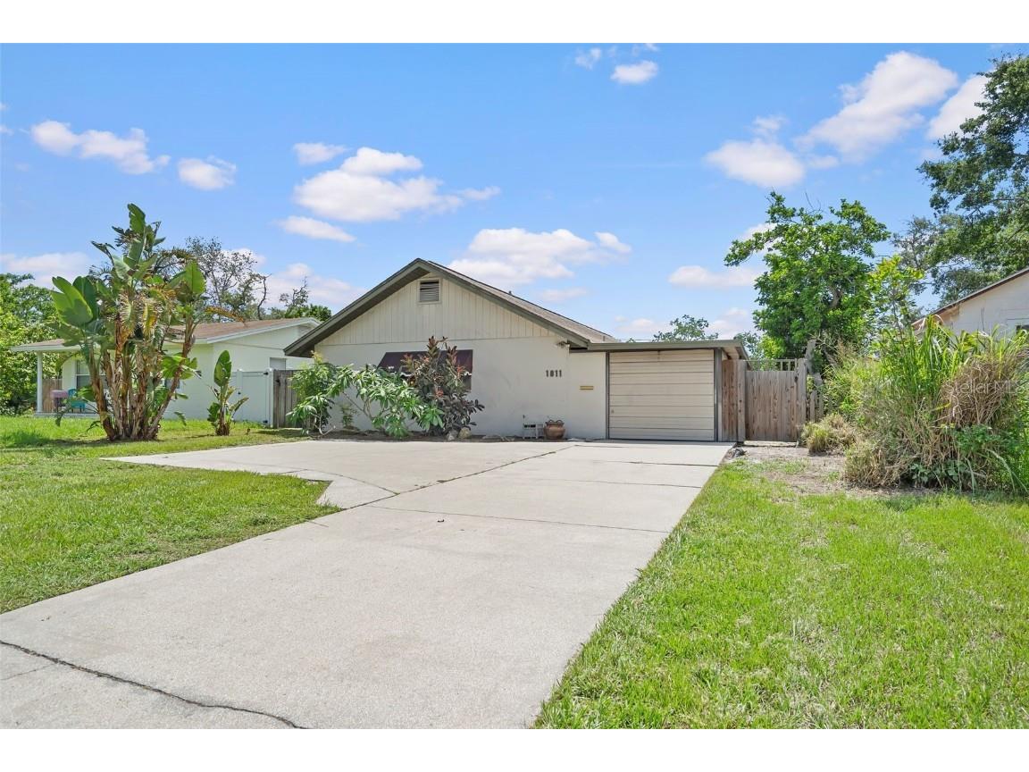 1811 49th Street N Saint Petersburg FL 33710 TB8401729 image1