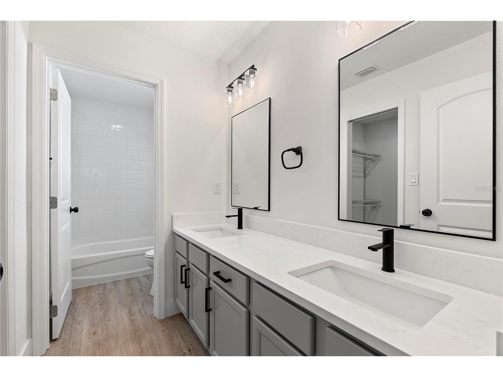 1811 Baxter Avenue Orlando FL 32806 O6407148 image8