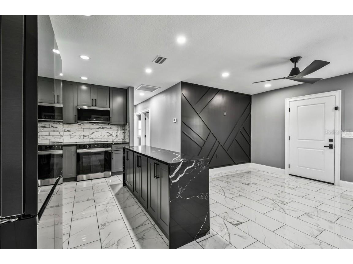 1811 Marilyn Avenue Bradenton FL 34207 A4672866 image5