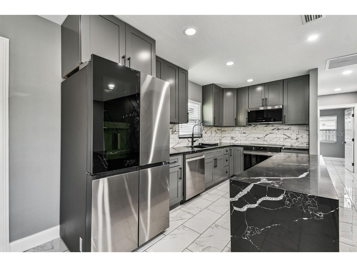 1811 Marilyn Avenue Bradenton FL 34207 A4672866 image6