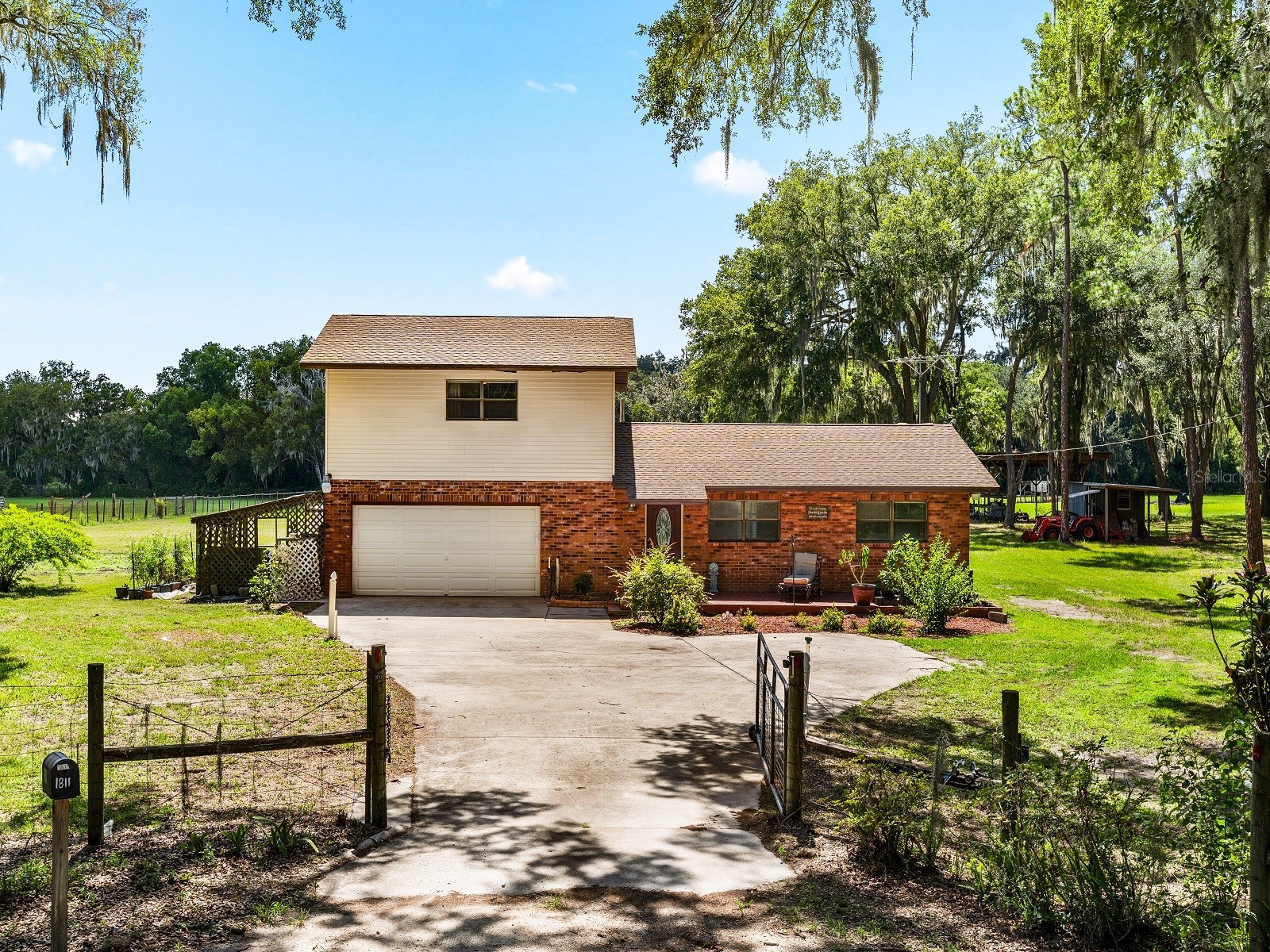 1811 Martin Road Dover FL 33527 U8243913 image1
