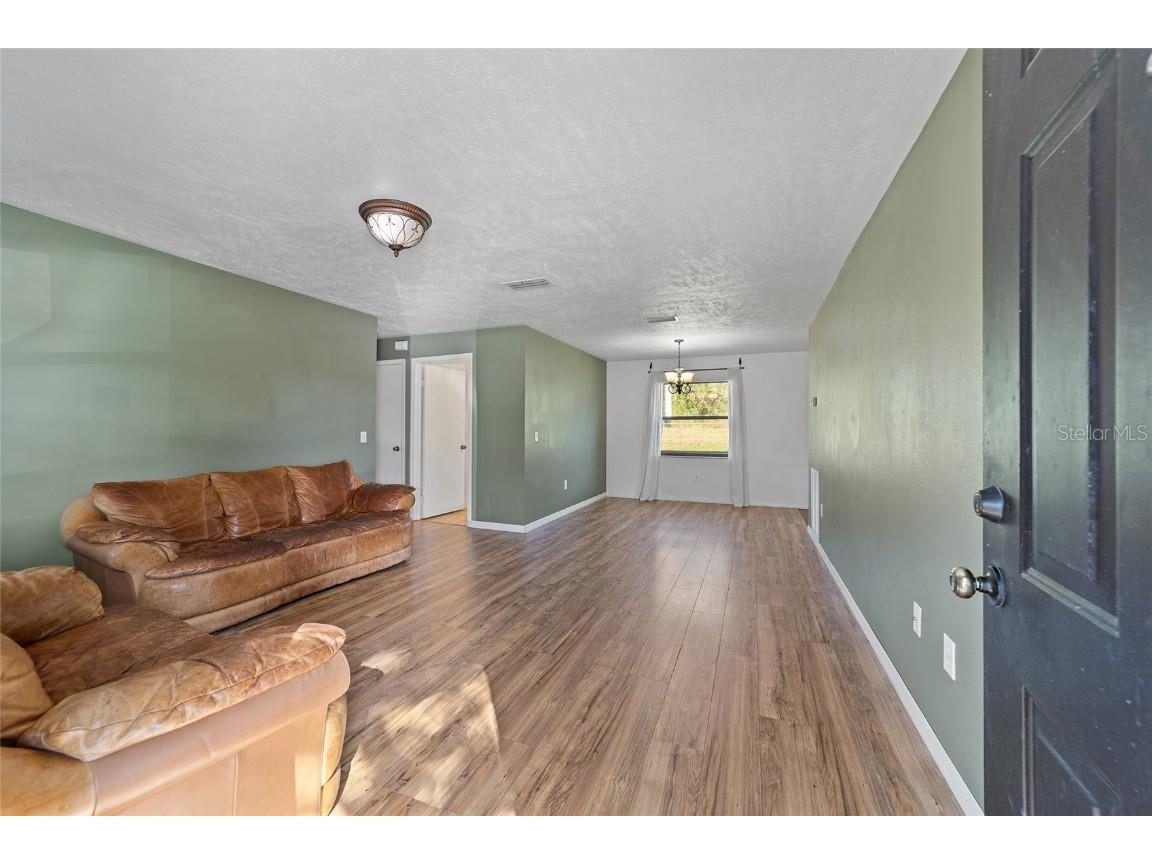 1811 NE 30th Street Ocala FL 34479 OM689054 image3