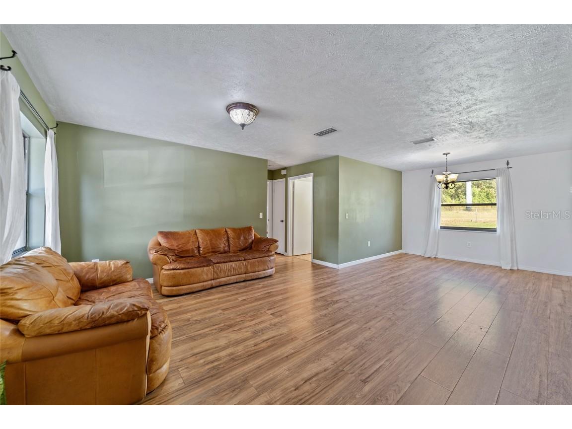 1811 NE 30th Street Ocala FL 34479 OM689054 image4