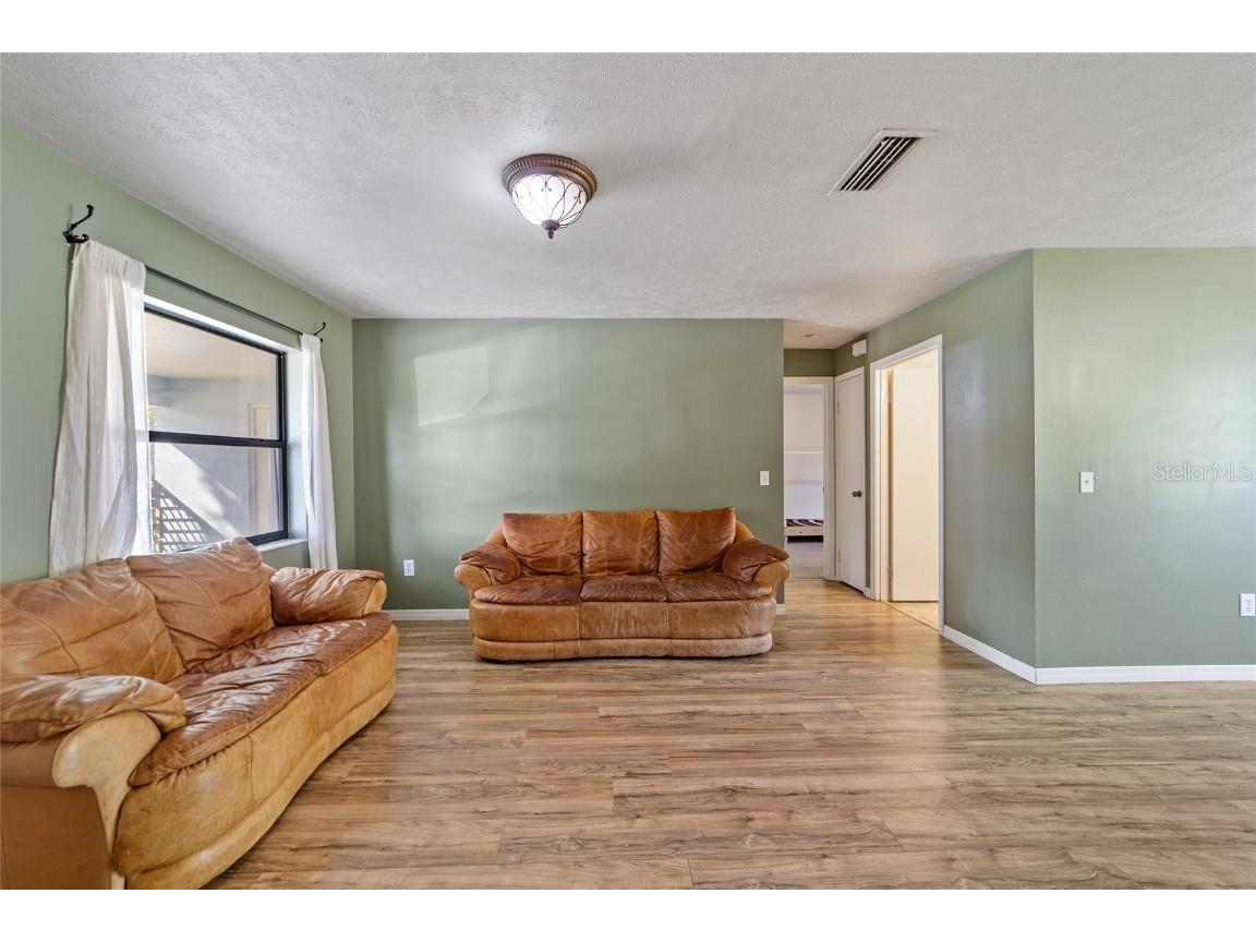 1811 NE 30th Street Ocala FL 34479 OM689054 image5