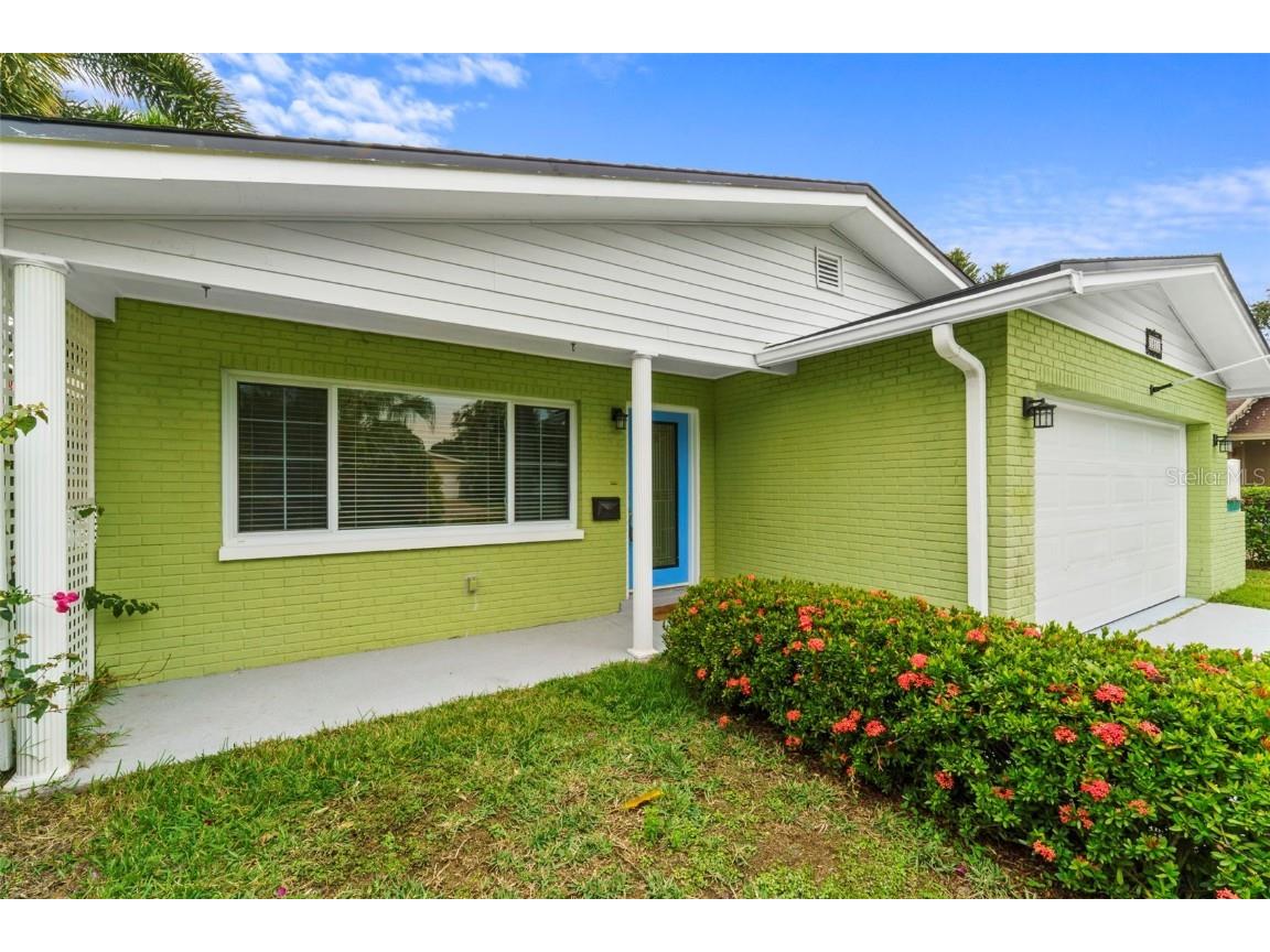 1811 New Hampshire Avenue NE Saint Petersburg FL 33703 U8185218 image1
