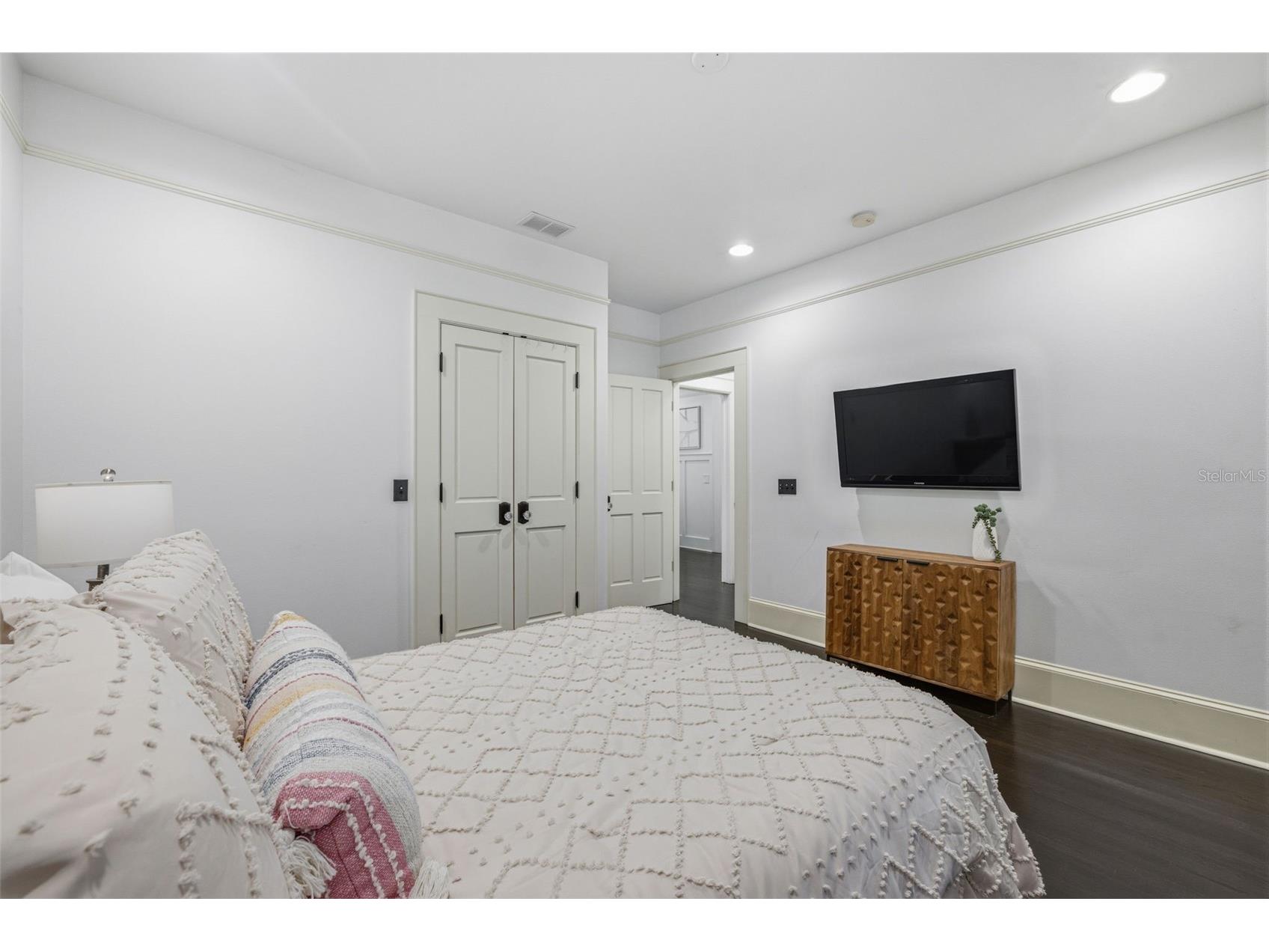 1811 W Hills Avenue Tampa FL 33606 TB8506283 image32