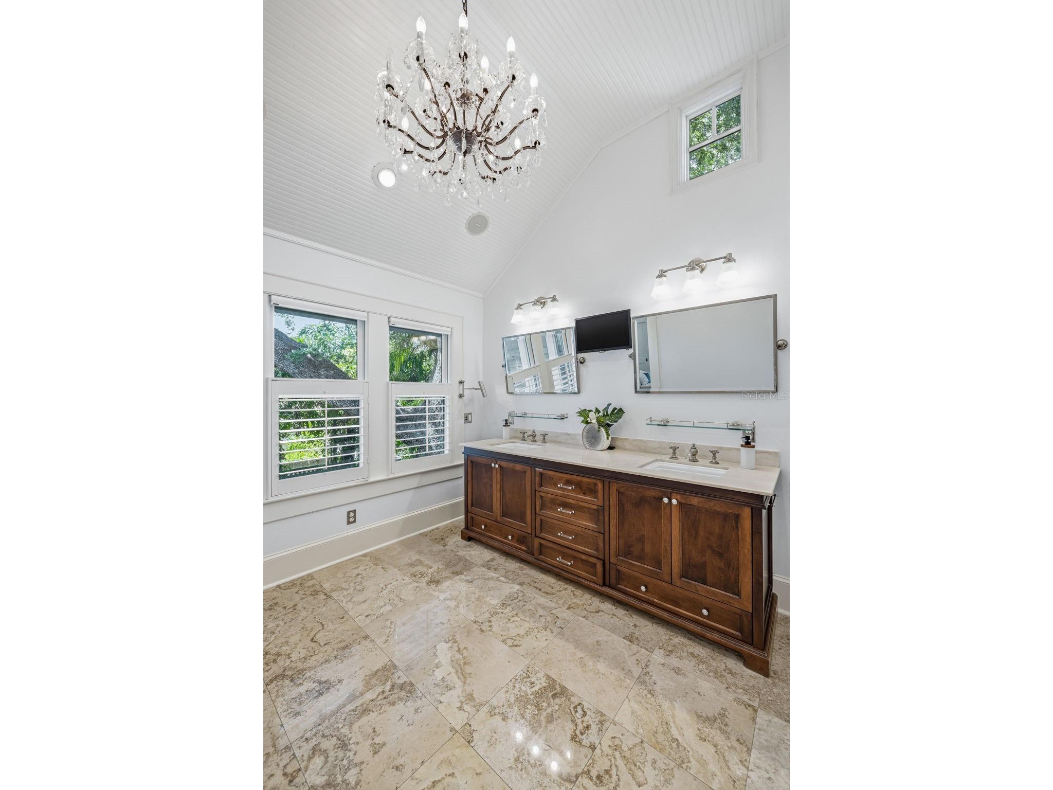 1811 W Hills Avenue Tampa FL 33606 TB8506283 image45