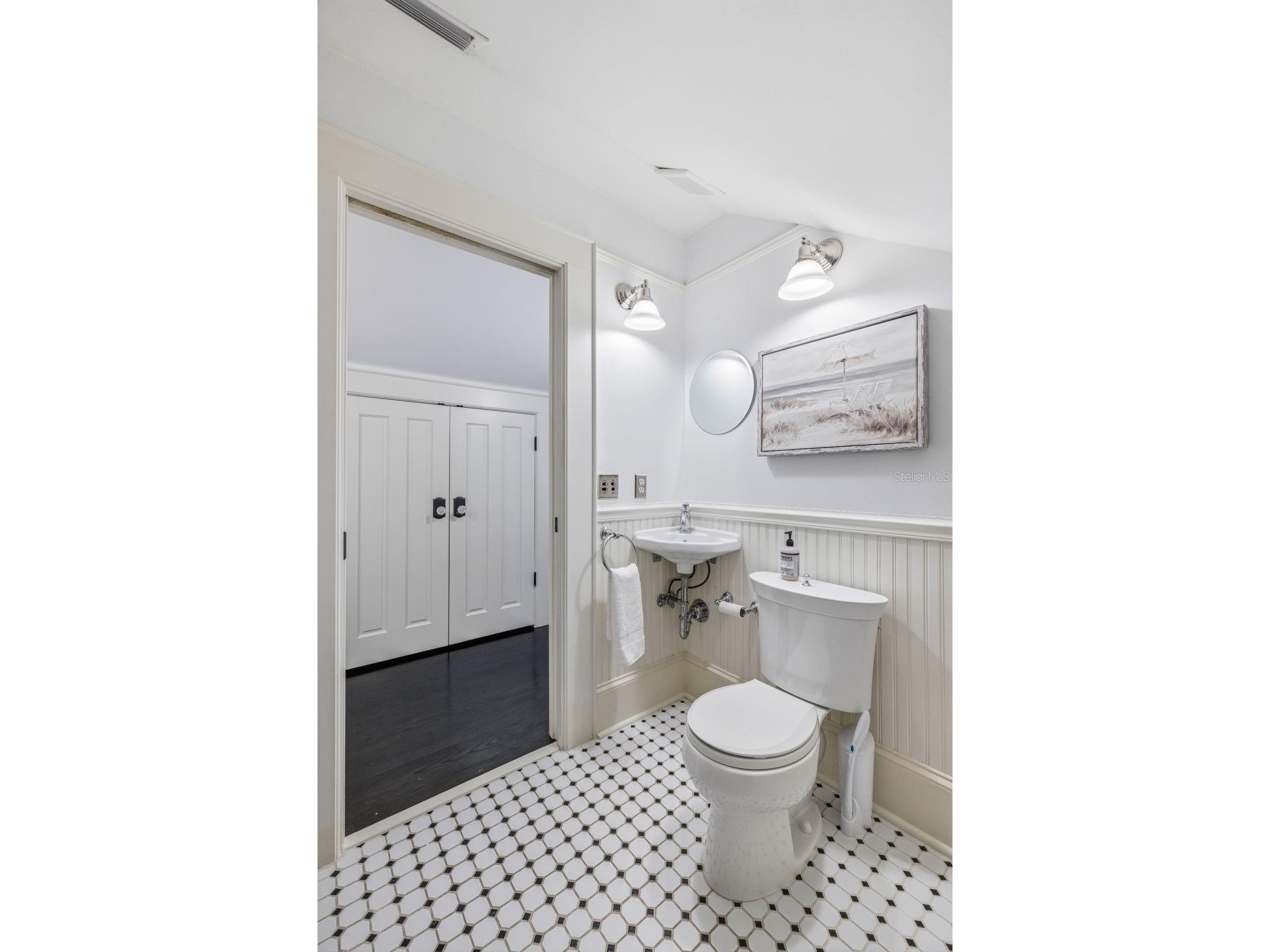 1811 W Hills Avenue Tampa FL 33606 TB8506283 image49